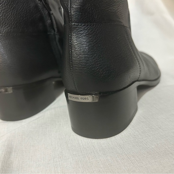 Michael Kors black leather low ankle boots booties block heel - Picture 6 of 6